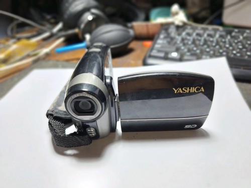 야시카 YASHICA DVC-525 디지털 캠코더 카메라/빈티지 레트로 로모 앤틱 y2k 일본 감성 필카 촬영 사진