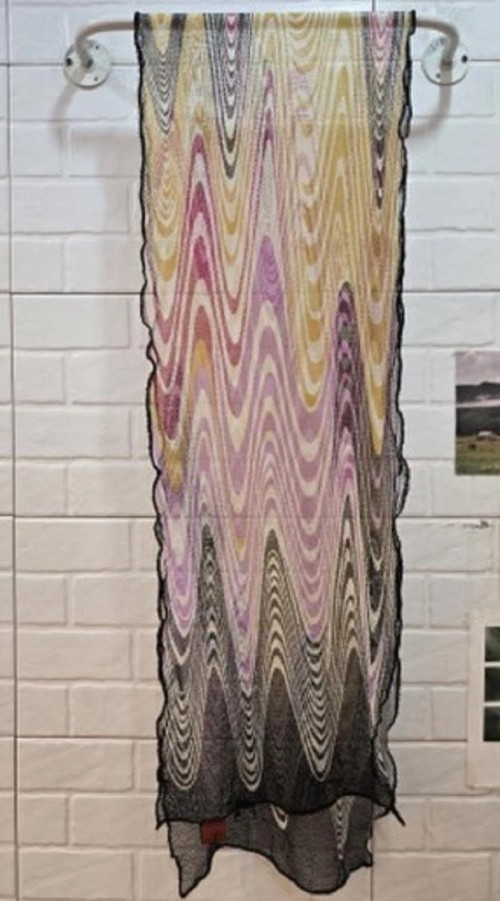 명품 미쏘니(MISSONI 정품)컬러풀한 디자인 지적인 컬러감각 럭셔리한 롱스카프 머플러 목도리 미소니숄