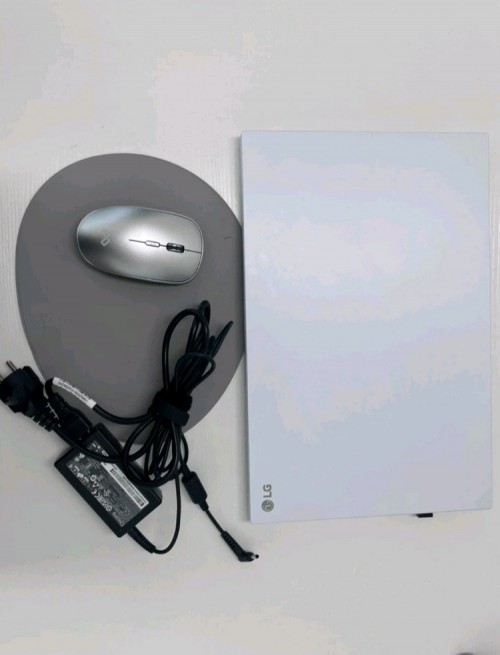 노트북)LG 울트라PC 15U40Q-G.AR5MK (사용감거의없음)