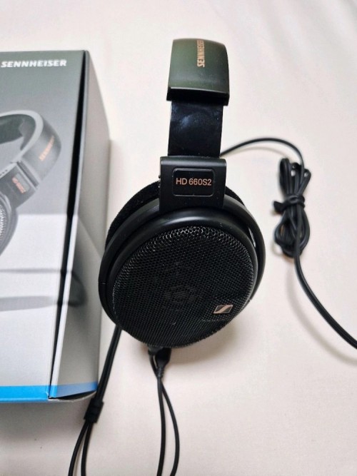 젠하이저 HD660s2 헤드폰(판완) + zisin-327 이어폰 S급 팝니다.