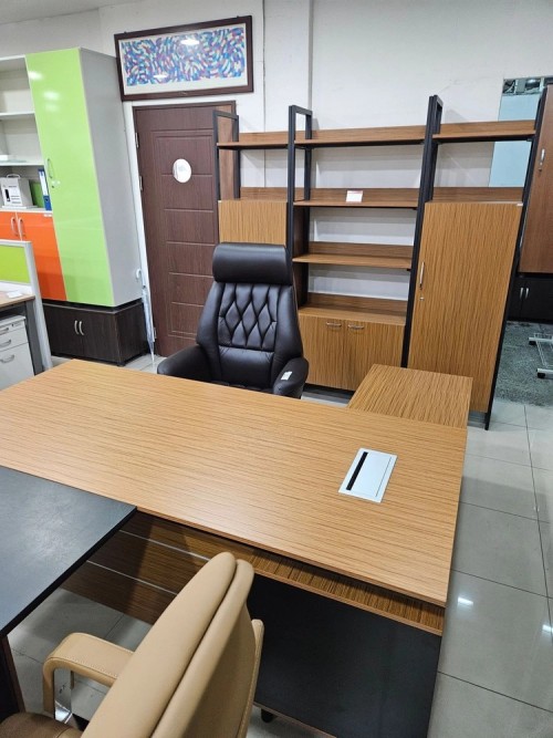 중고 사무실책상 의자 수납장 중역용 책장 의자 테이블 사무용가구 02-3482-3633
