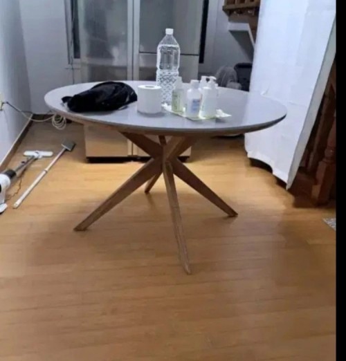 스페인 케이브홈 원형 스톤 식탁