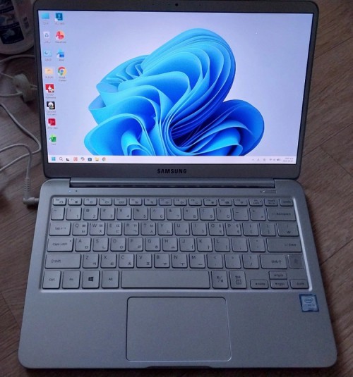 삼성노트북 8G SSD250G 13.3인치 정품인증