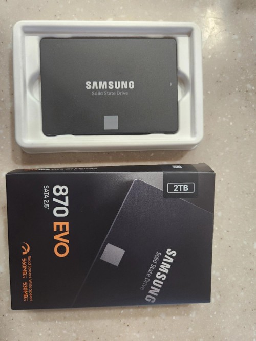 NVMe SSD 2TB