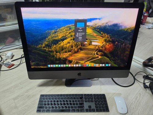 imac pro(27인치, 2017년)(매직키보드 및 마우스 포함, 미개봉 매직 트랙패드2 증정)